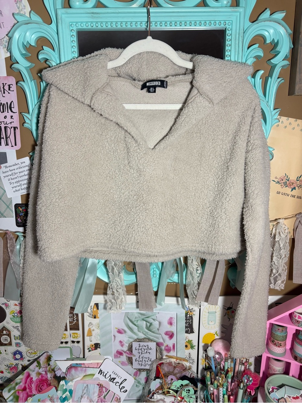 Missguided Cropped Fuzzy Fleece Long Sleeve Hoodie Light Beige Women’s Sz.0 Cozy